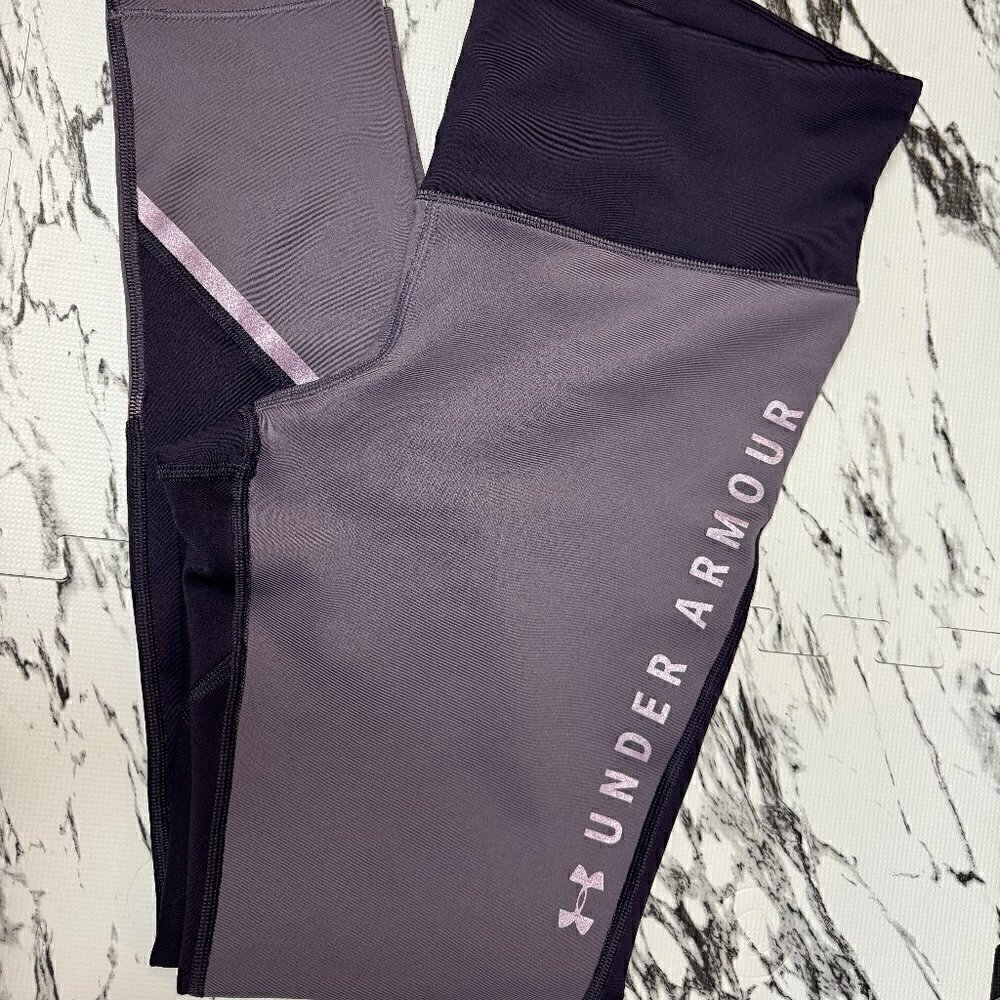 EUC - Under Armour warmer Compression Leggings, Size L